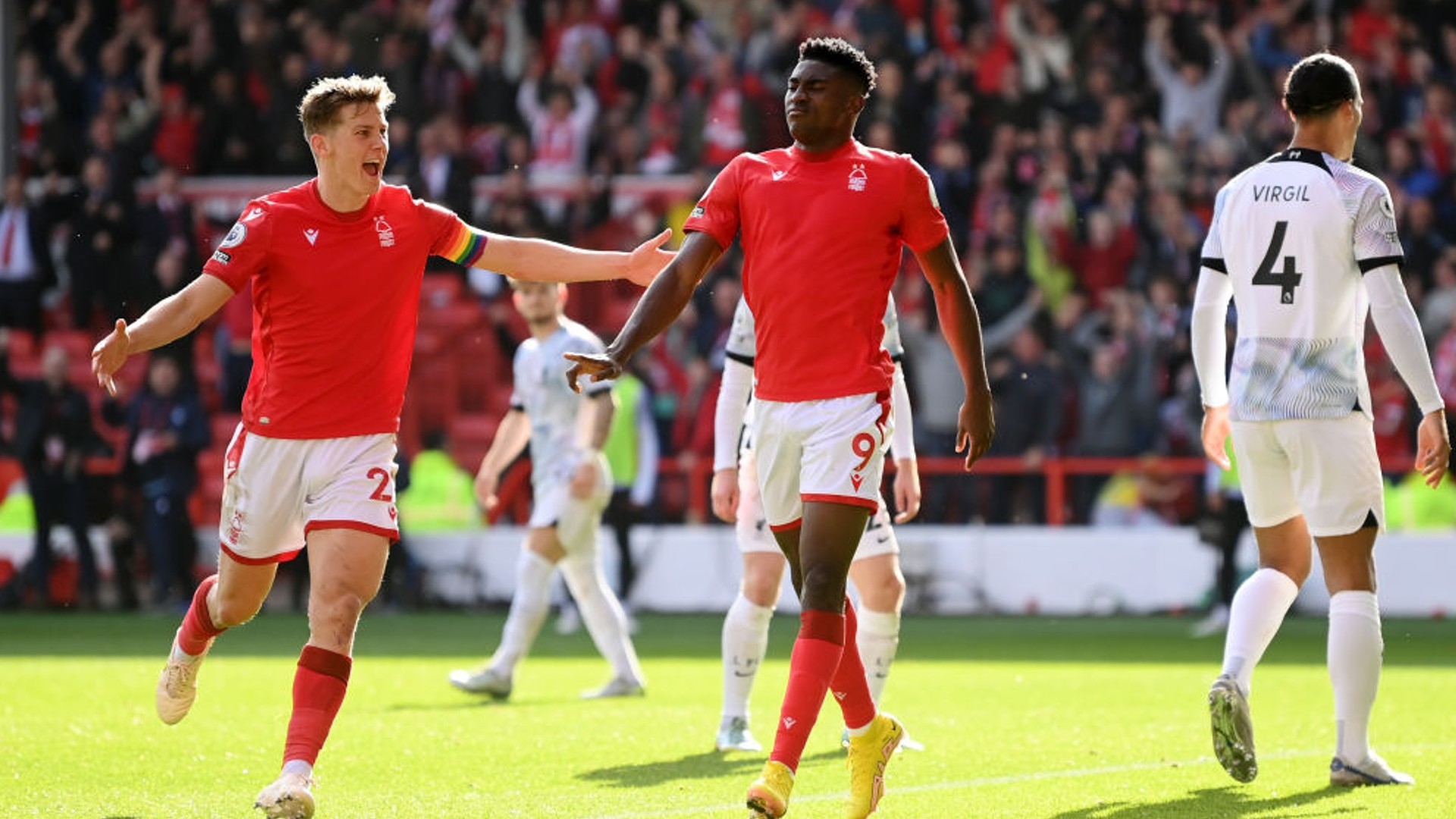 纷纷受到鼓 纷纷受到鼓